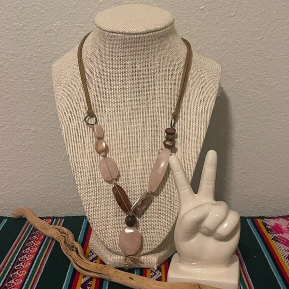 Peyote Bird Boho Polished Stone Statement Necklace With Leather Cord & Metal Acc - Picture 1 of 6